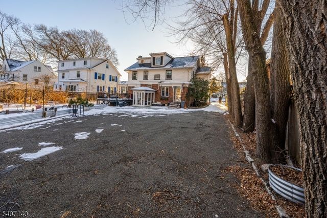 631 Union Ave, Elizabeth City, NJ 07208