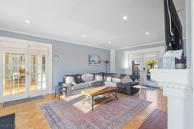 631 Union Ave, Elizabeth City, NJ 07208