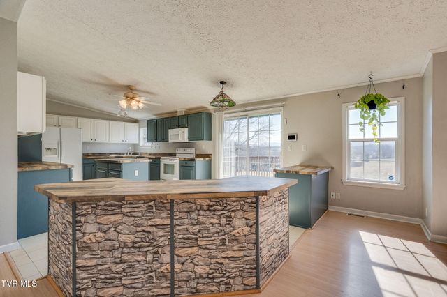 1872 South Hwy 81, Jonesborough, TN 37659