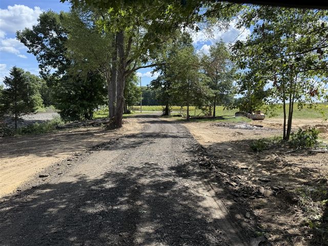 5555 128th Avenue, Fennville, MI 49408