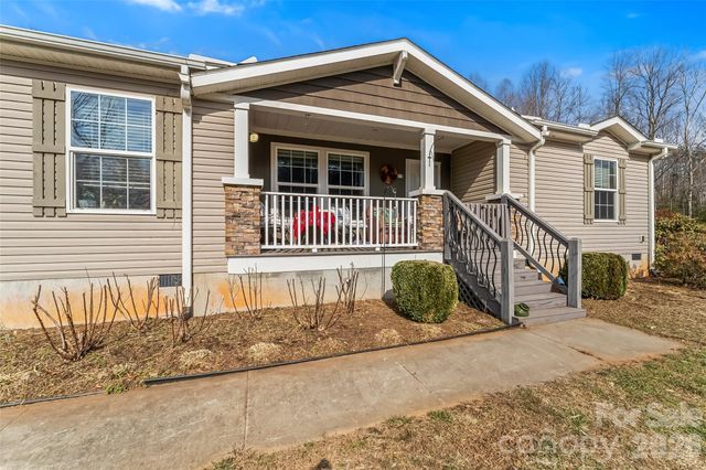 719 Smyre Road, Zirconia, NC 28790