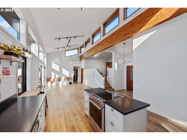 57555 PARKERSBURG Rd, Bandon, OR 97411