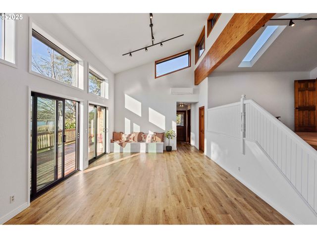 57555 PARKERSBURG Rd, Bandon, OR 97411