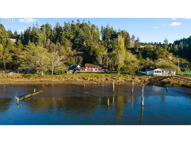 57555 PARKERSBURG Rd, Bandon, OR 97411