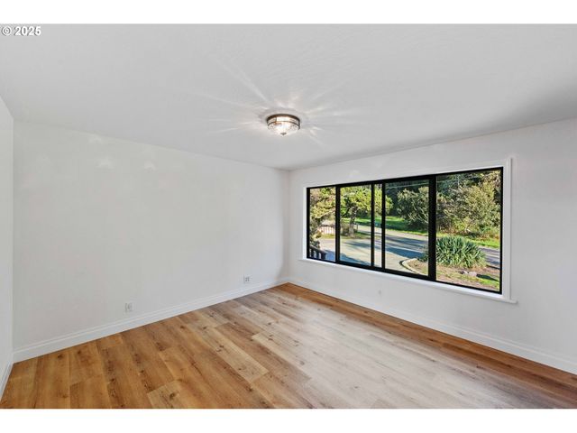 57555 PARKERSBURG Rd, Bandon, OR 97411