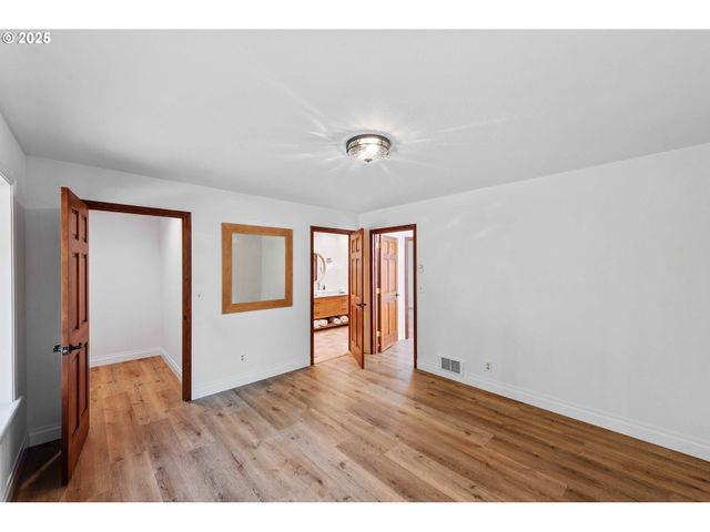 57555 PARKERSBURG Rd, Bandon, OR 97411