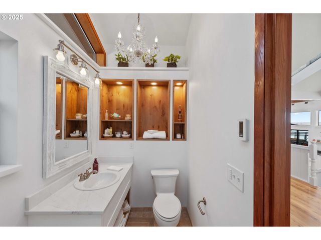 57555 PARKERSBURG Rd, Bandon, OR 97411