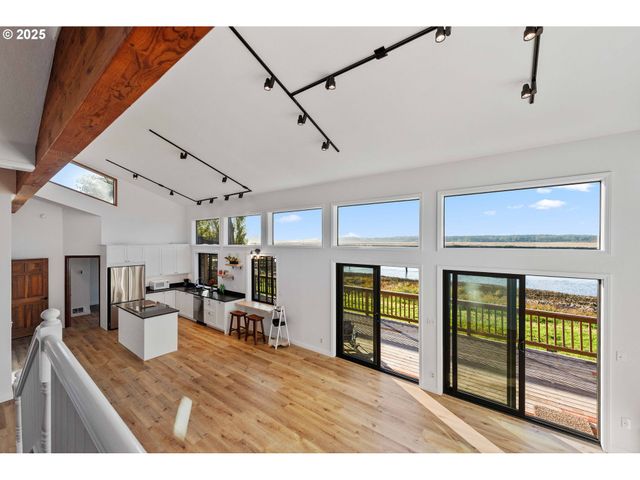 57555 PARKERSBURG Rd, Bandon, OR 97411