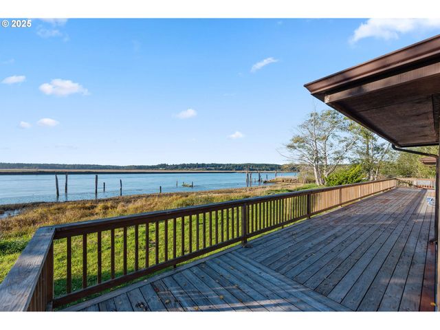 57555 PARKERSBURG Rd, Bandon, OR 97411