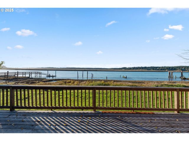 57555 PARKERSBURG Rd, Bandon, OR 97411