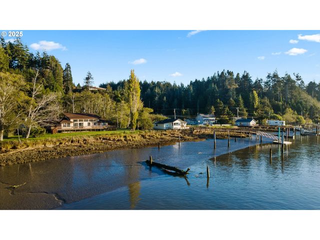 57555 PARKERSBURG Rd, Bandon, OR 97411