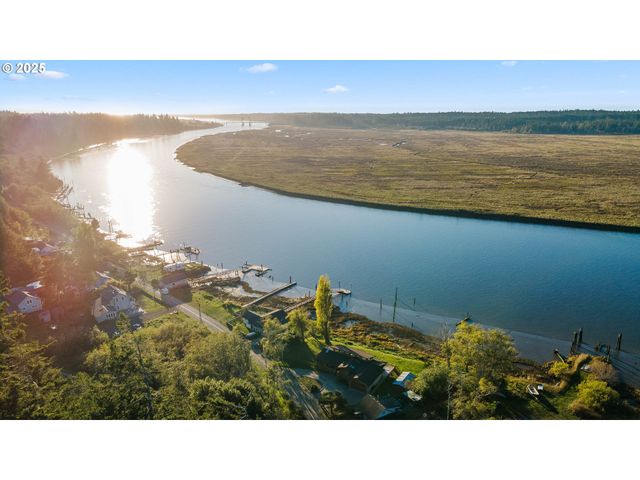 57555 PARKERSBURG Rd, Bandon, OR 97411