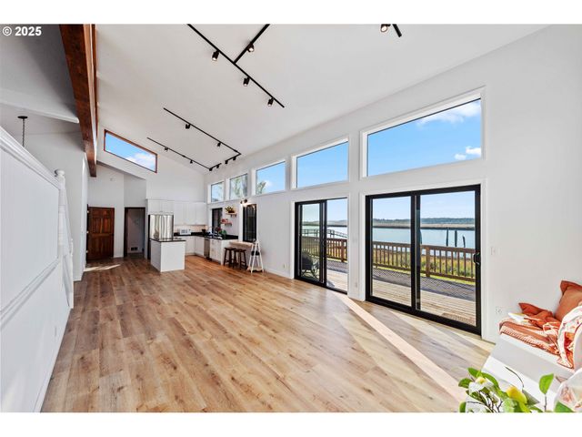 57555 PARKERSBURG Rd, Bandon, OR 97411