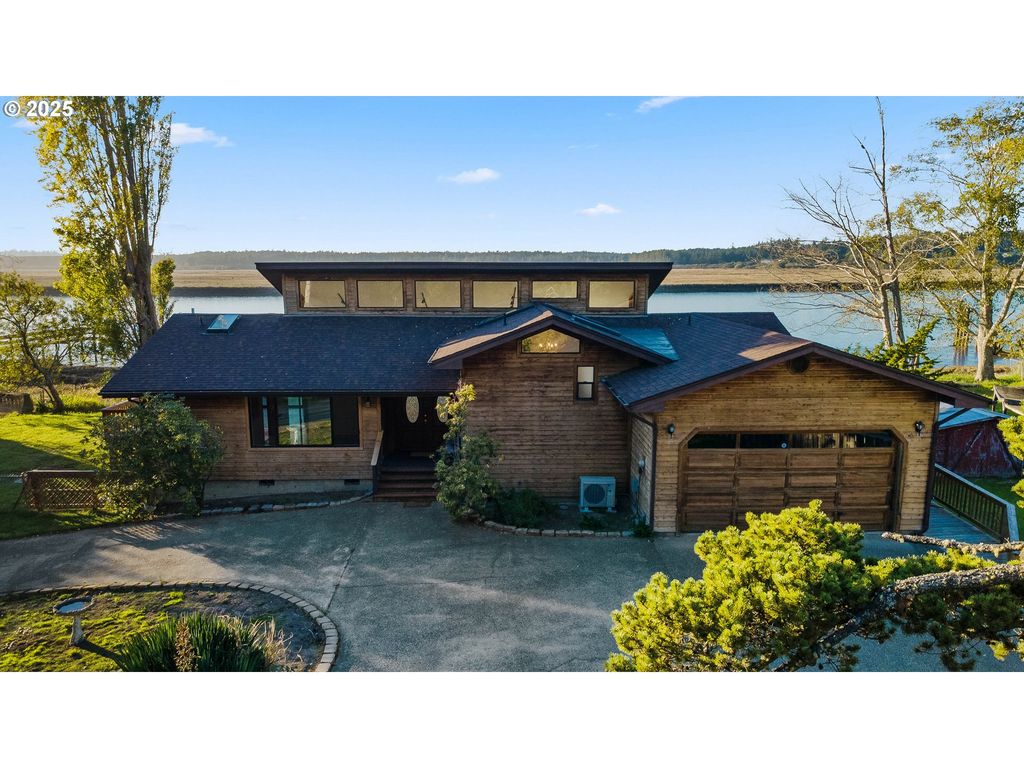 57555 PARKERSBURG Rd, Bandon, OR 97411