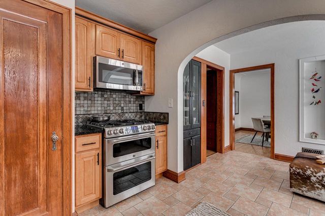 803 W PROSPECT AVENUE, Appleton, WI 54914