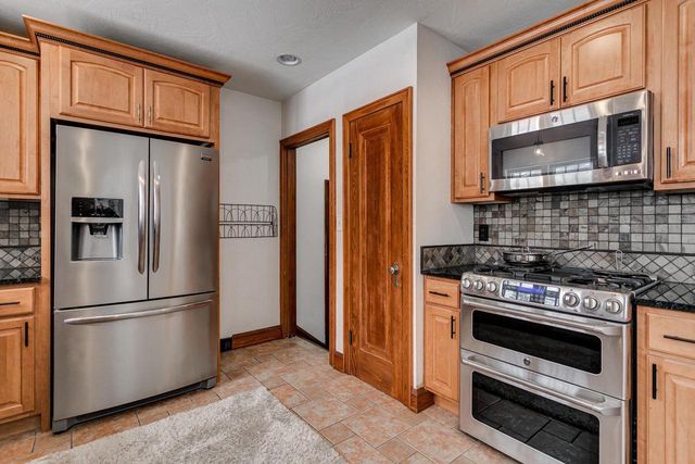 803 W PROSPECT AVENUE, Appleton, WI 54914