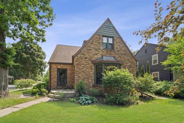 803 W PROSPECT AVENUE, Appleton, WI 54914