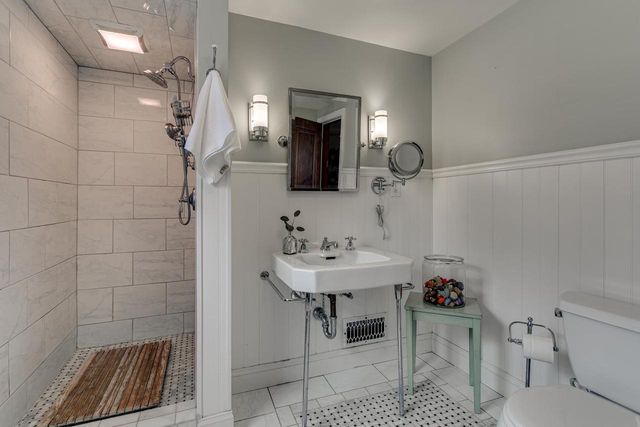 803 W PROSPECT AVENUE, Appleton, WI 54914