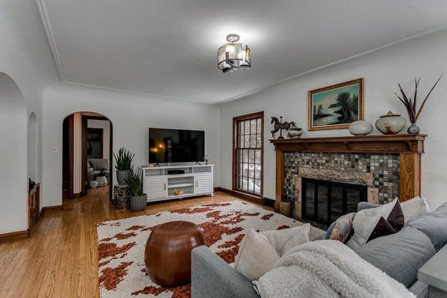 803 W PROSPECT AVENUE, Appleton, WI 54914