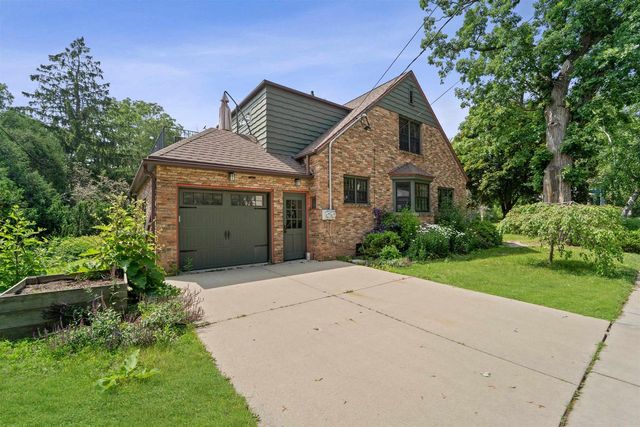 803 W PROSPECT AVENUE, Appleton, WI 54914