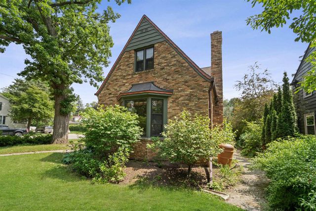 803 W PROSPECT AVENUE, Appleton, WI 54914