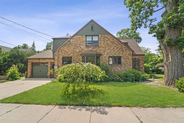 803 W PROSPECT AVENUE, Appleton, WI 54914