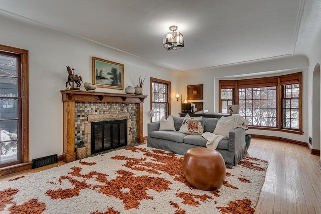 803 W PROSPECT AVENUE, Appleton, WI 54914