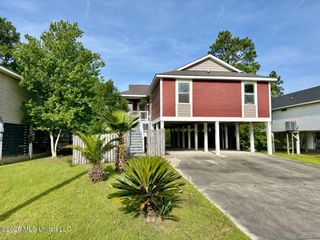 203 Pinewood Drive, Pass Christian, MS 39571
