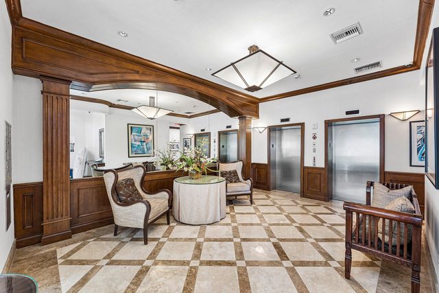 19 Hendricks Isle, Fort Lauderdale, FL 33301