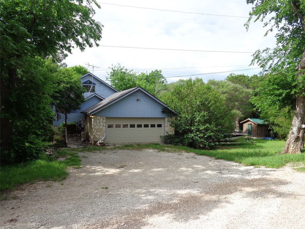 261 County Road 1766, Clifton, TX 76634