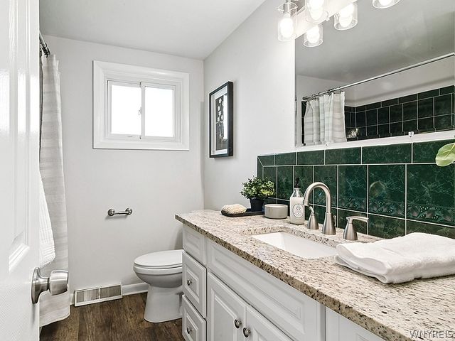 50 Carriage Park, West Seneca, NY 14224