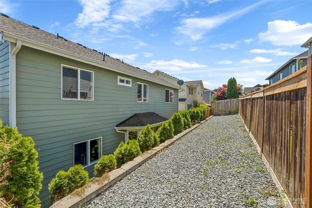 17112 139th Ave Ct E, Puyallup, WA 98374