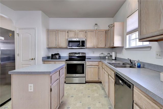 3004 Doncaster DR, Suffolk, VA 23435