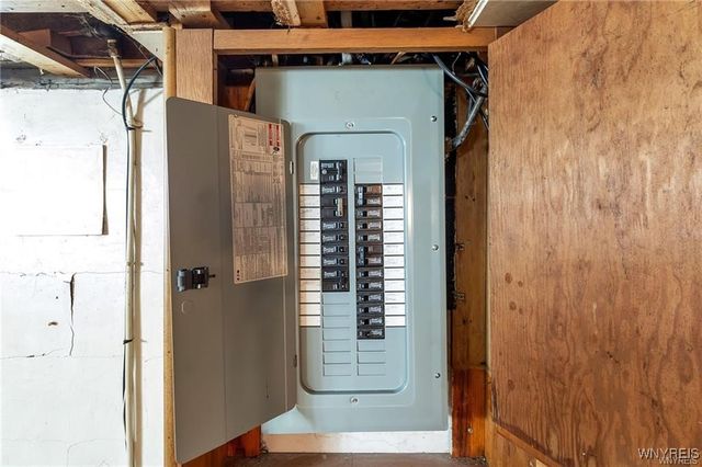 5406 Mayle Court, Niagara, NY 14305