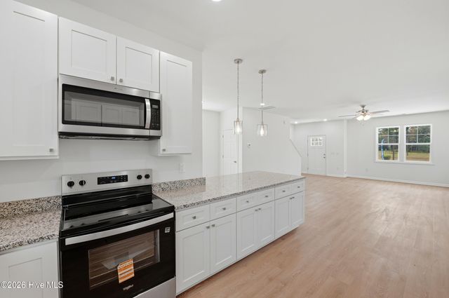 308 S Vann Street, Burgaw, NC 28425