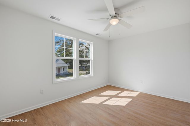 308 S Vann Street, Burgaw, NC 28425