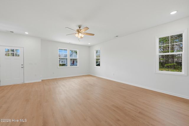 308 S Vann Street, Burgaw, NC 28425