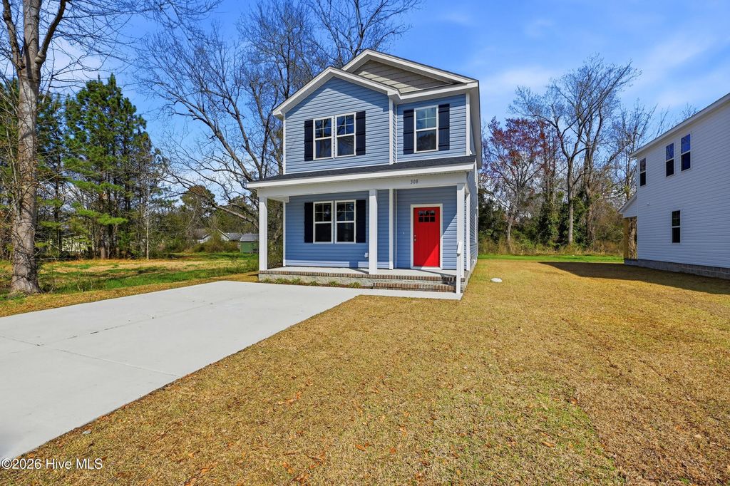 308 S Vann Street, Burgaw, NC 28425