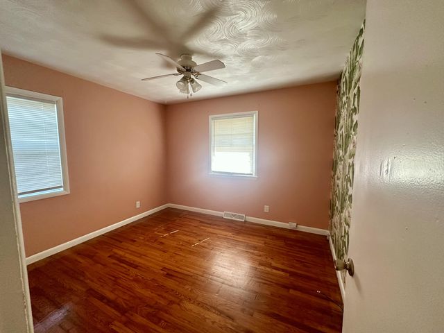 2926 E Lombard Street, Springfield, MO 65802