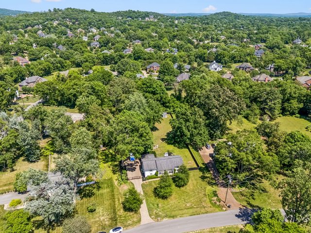 720 Shenandoah Dr, Brentwood, TN 37027