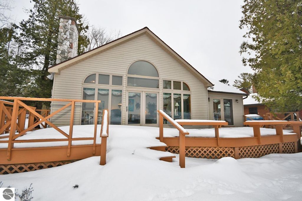 Image 6 of property listing at 5450 W MacFarlane Road, Glen Arbor, MI 49636