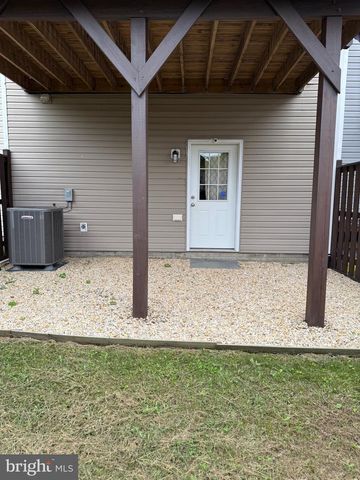 23 LANDIS CT, Falling Waters, WV 25419