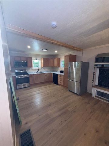 150 Creek Bank Drive, Talking Rock, GA 30175