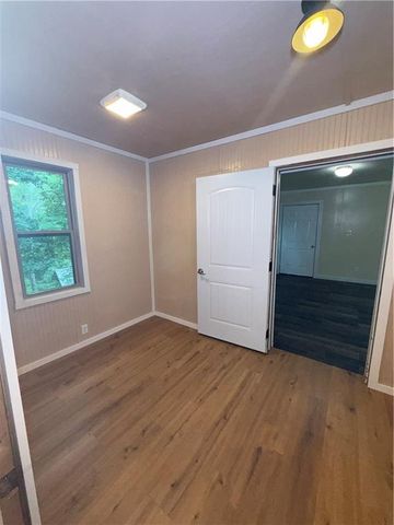 150 Creek Bank Drive, Talking Rock, GA 30175