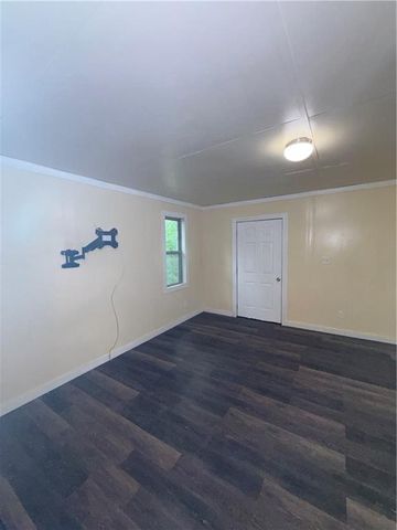 150 Creek Bank Drive, Talking Rock, GA 30175
