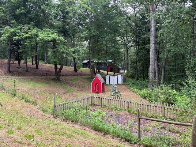 150 Creek Bank Drive, Talking Rock, GA 30175