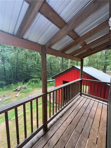 150 Creek Bank Drive, Talking Rock, GA 30175