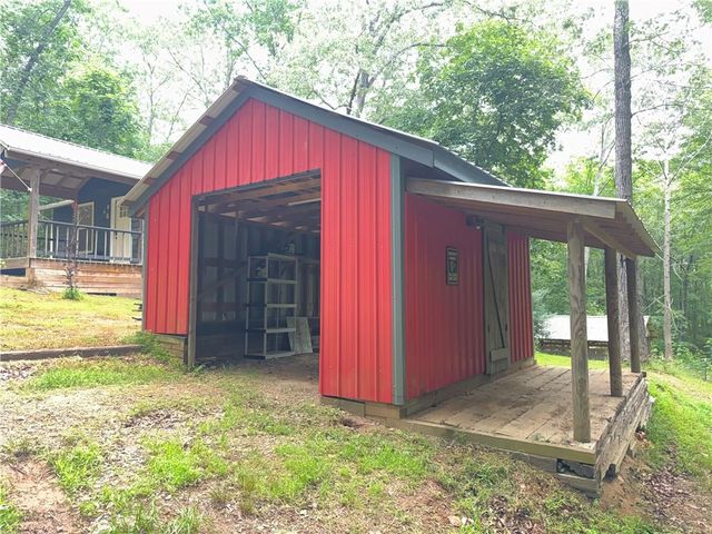 150 Creek Bank Drive, Talking Rock, GA 30175