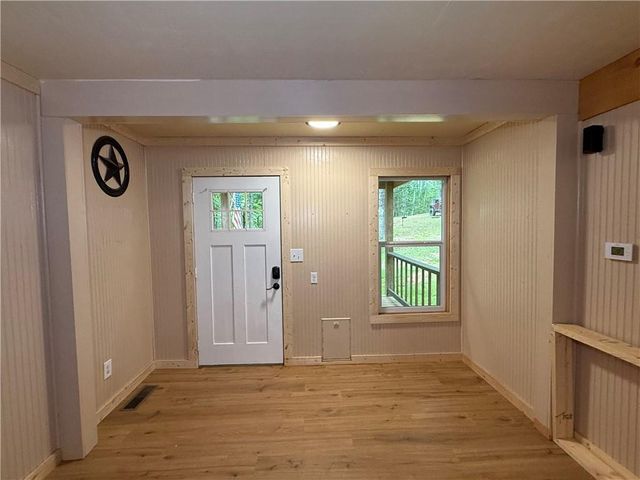 150 Creek Bank Drive, Talking Rock, GA 30175