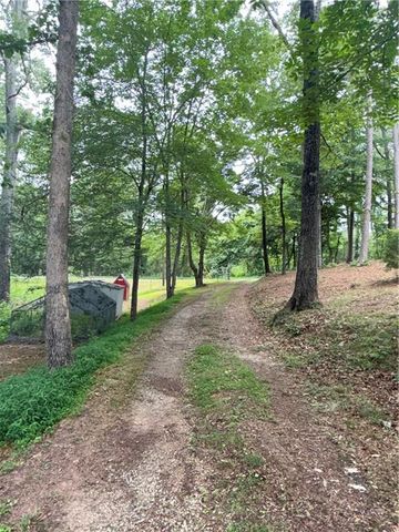 150 Creek Bank Drive, Talking Rock, GA 30175